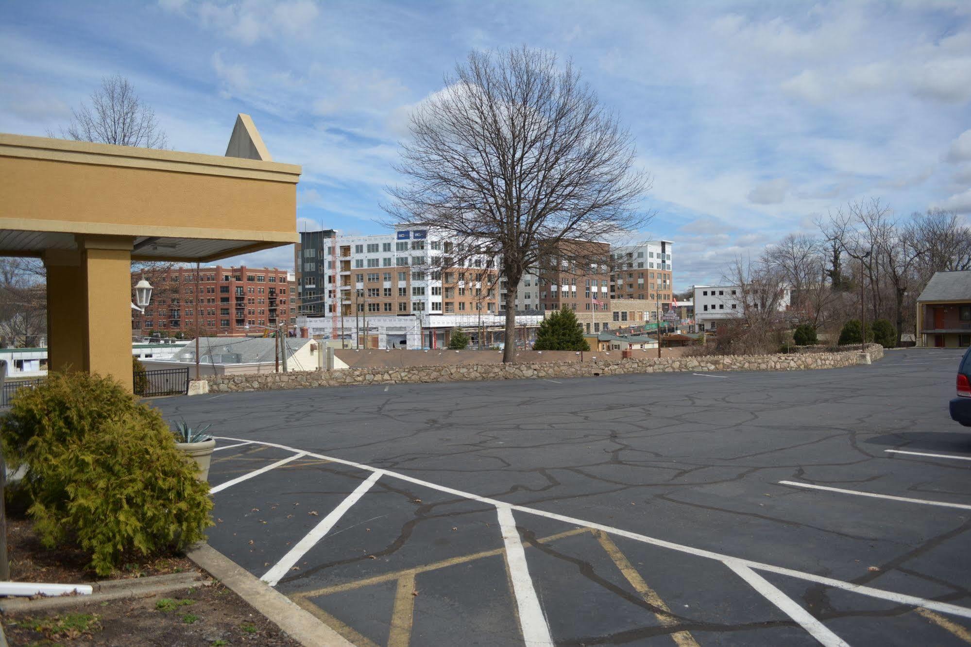 Budget Inn Falls Church Ngoại thất bức ảnh